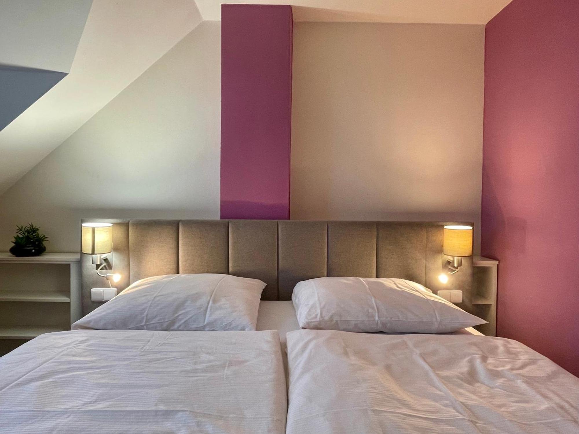 Hotel Aldo Unicov Luaran gambar