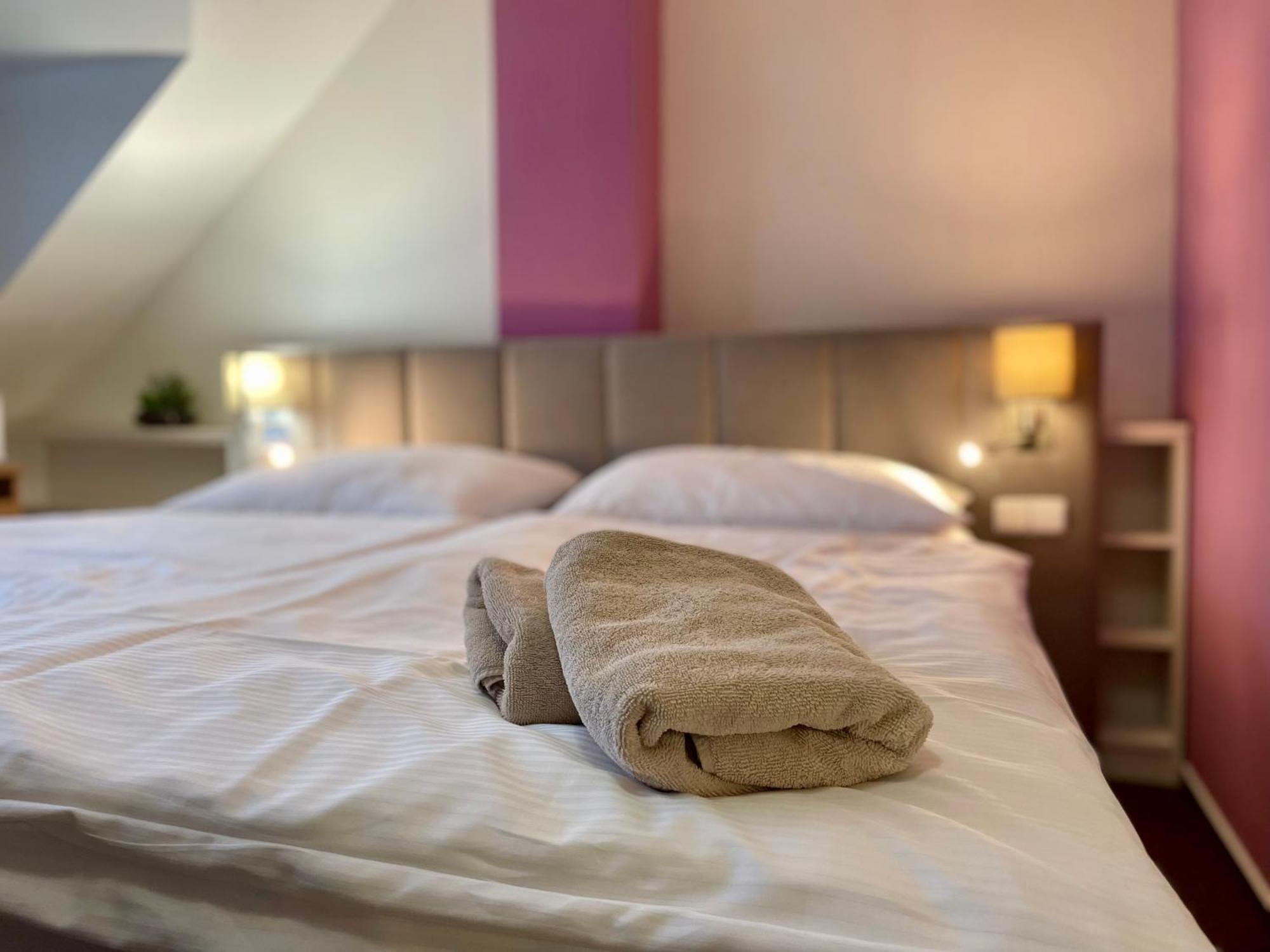 Hotel Aldo Unicov Luaran gambar